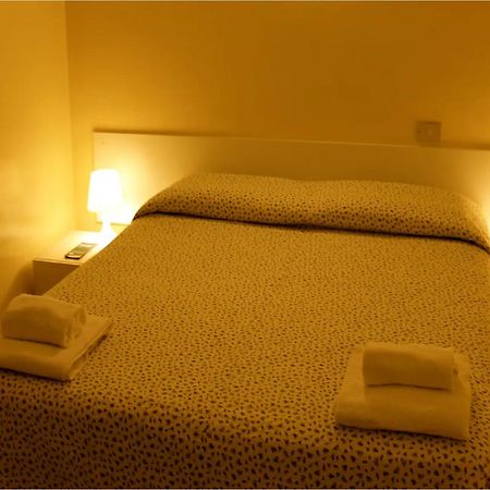 Affitti Only Sleep Bagno Privato Leilighet Parma Eksteriør bilde
