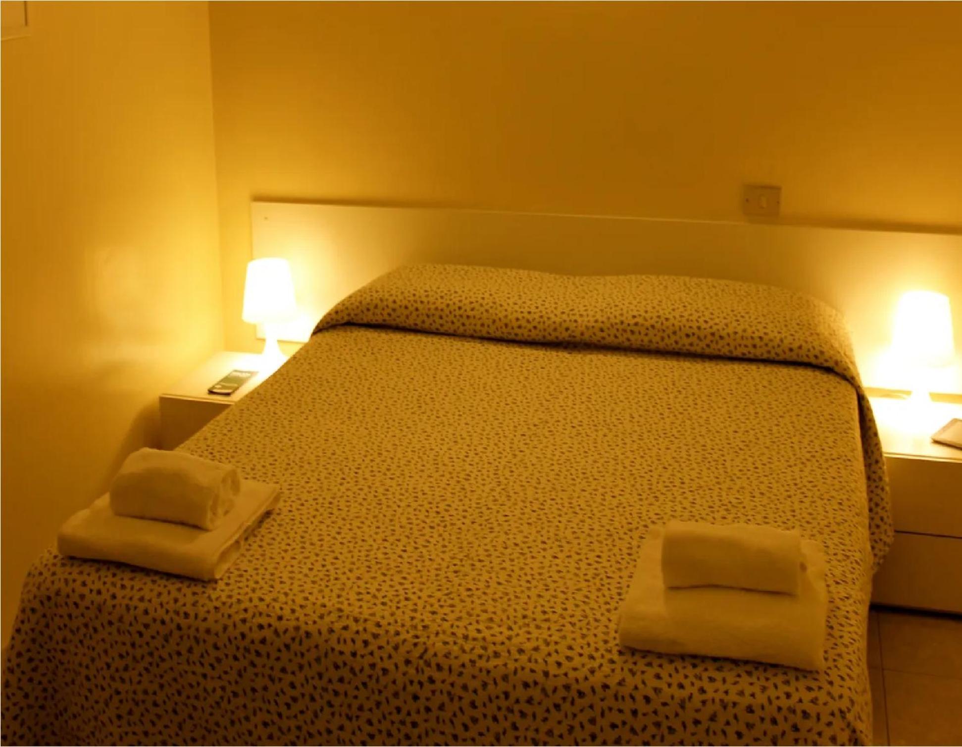 Affitti Only Sleep Bagno Privato Leilighet Parma Eksteriør bilde